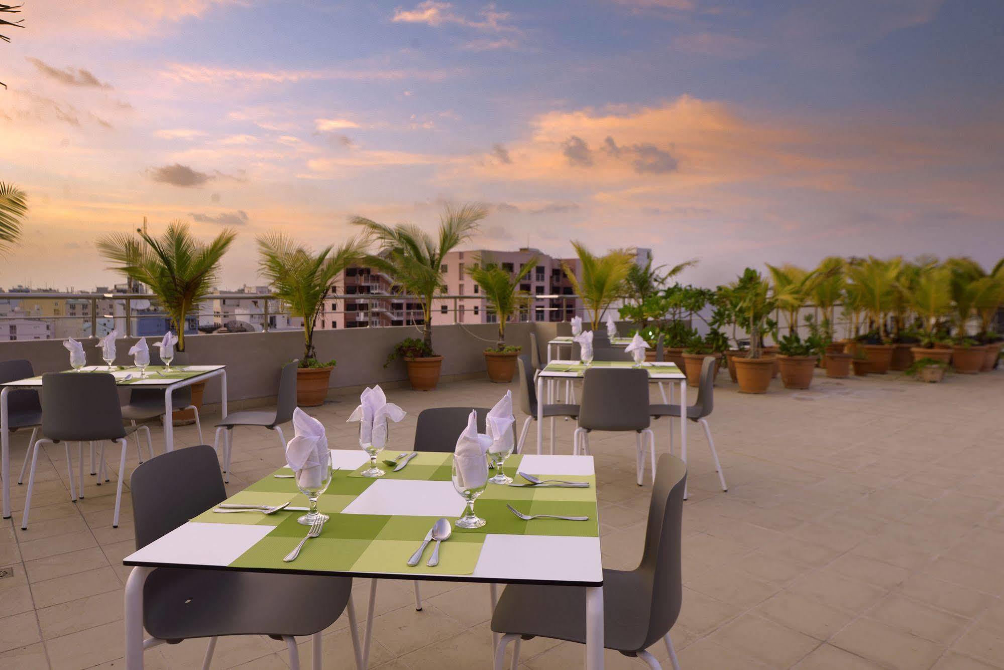 Champa Central Hotel Male Exterior photo