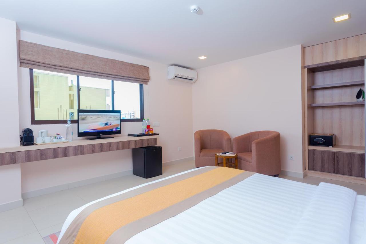 Champa Central Hotel Male Exterior photo