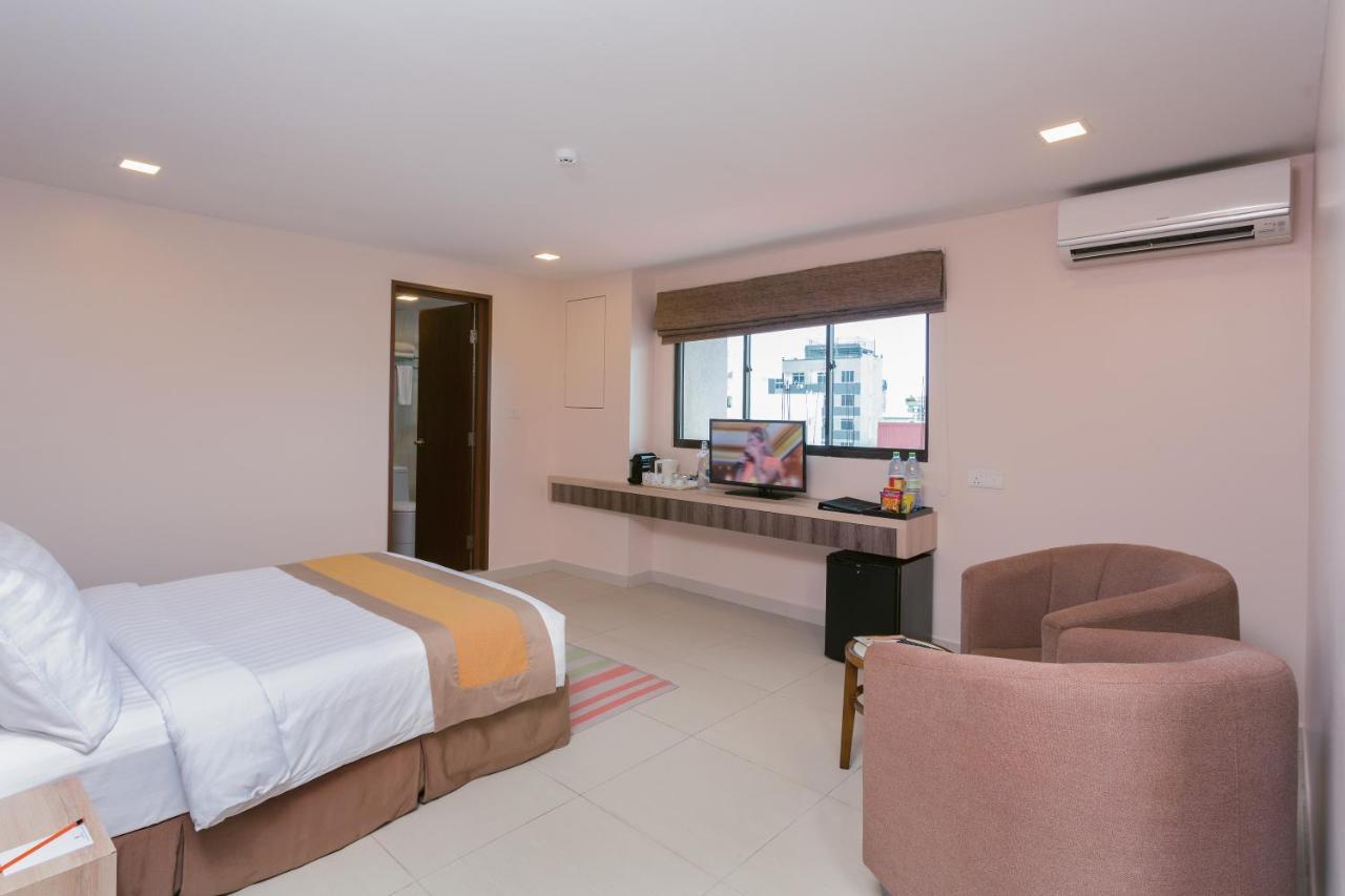 Champa Central Hotel Male Exterior photo