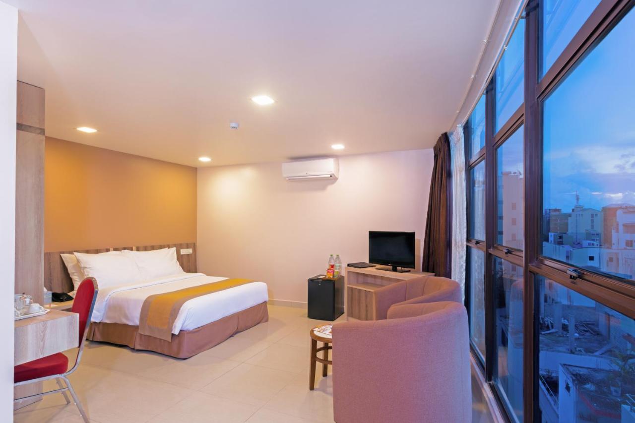 Champa Central Hotel Male Exterior photo