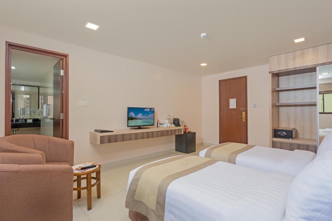 Champa Central Hotel Male Exterior photo