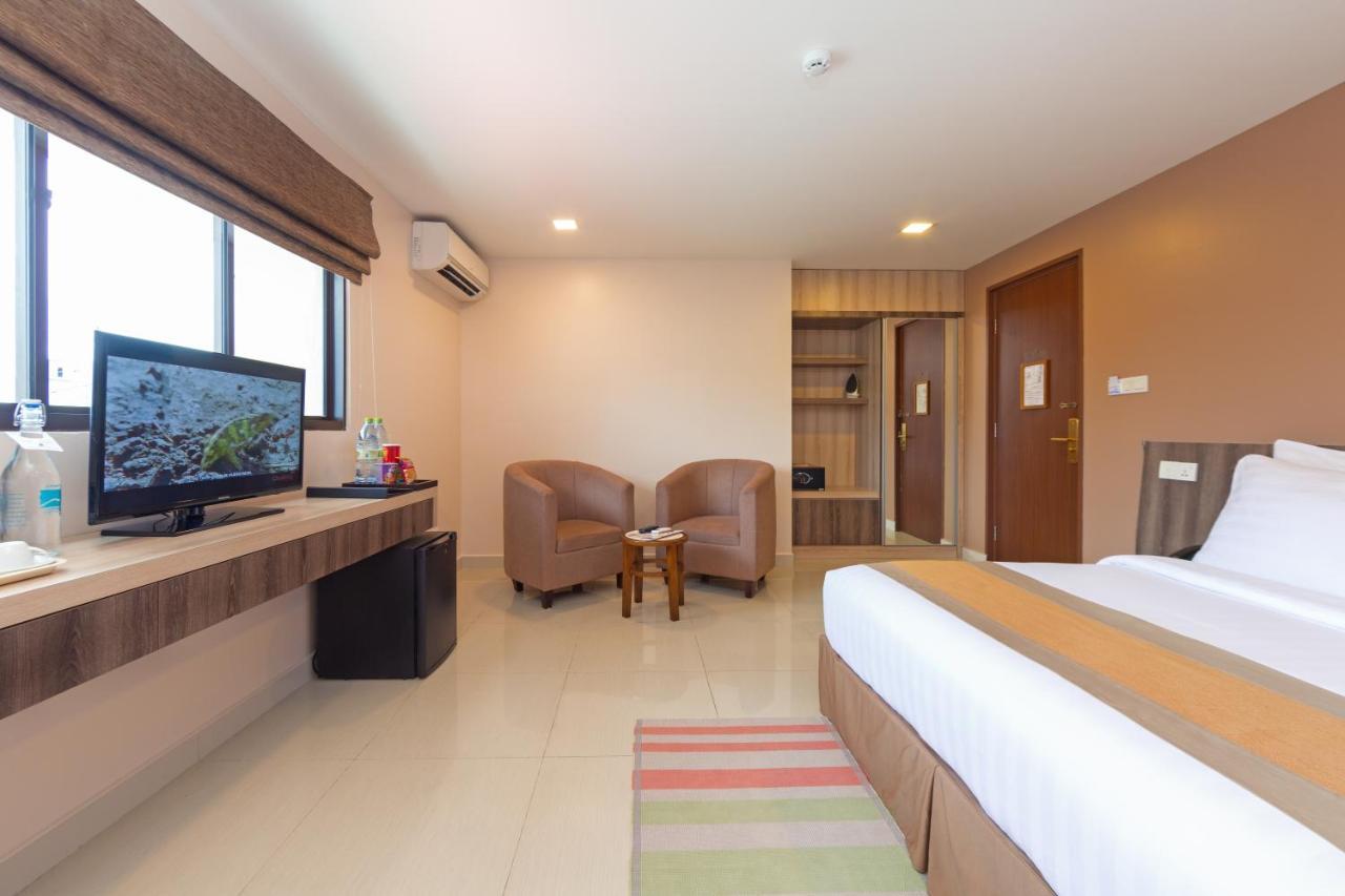 Champa Central Hotel Male Exterior photo