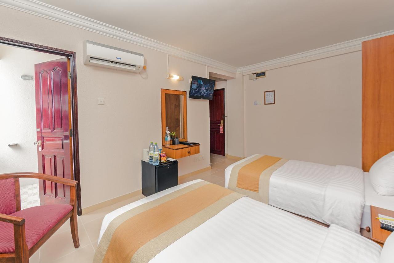 Champa Central Hotel Male Exterior photo